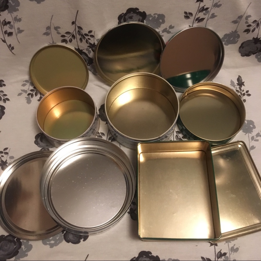 Christmas tins - Picture 2 of 3